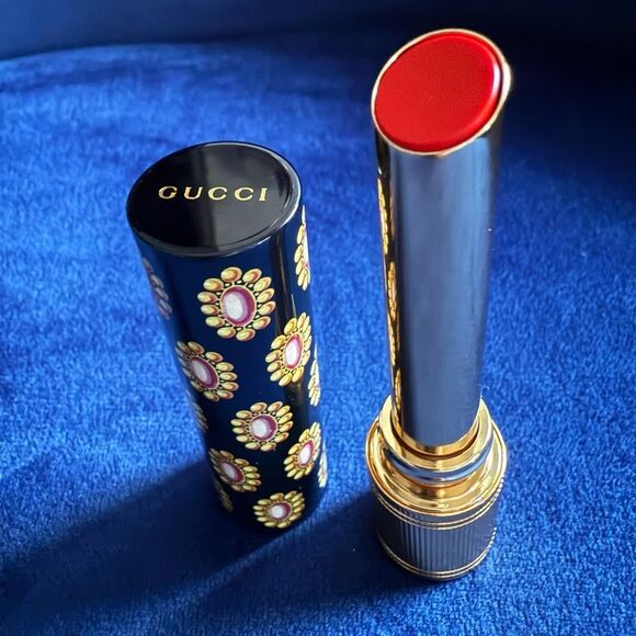 GUCCI ROUGE DE BEAUTÉ BRILLANT – GOLDIE RED 25 | GLOW EDITION - Picture 8 of 17